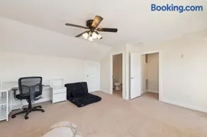 Highland Park, Oak Lawn Dallas Townhome - Image 3