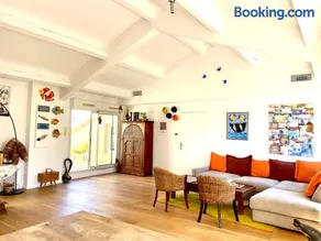 Elegant Marseille Prado Loft Walk to velodrome metro and Tram - Image 2