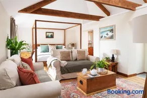 Riverside cottage on private wildlife estate 3-bed - Image 1