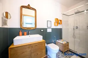 ARYA Bed and Breakfast - Image 4