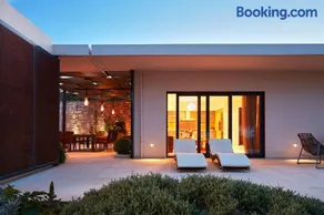 Villa The Longhouse- Pool-Sauna-Gym- Panormaic Seaview - Image 1