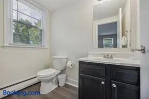 Pine Brook 410 I Pool Gym I Free Parking ! - Image 3