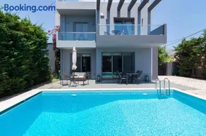 Luxury modern villa with swimming pool, Athens Riviera - Image 1