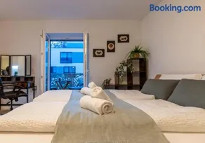 Jasminkas Host 2, Ruhig, City und Naturnah, Gratis Parkplatz und Balkon - Image 1