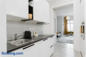 Cozy home with Castle view - Image 3