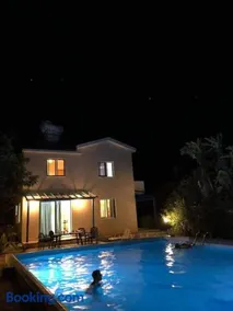 Queen Eyridiki Luxury Villa 1 - Image 4