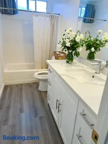 Big quiet bedroom - Image 2