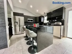 Modern Luxurious Home - Image 4