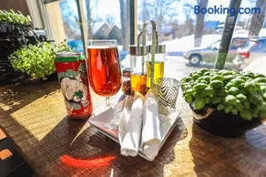 The Kitch'inn - Boutique Inn and Wine Bar - Image 3