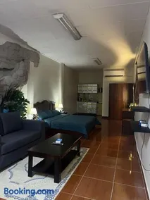 Studio Apartment - Image 2