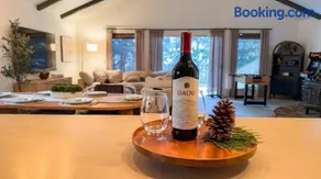 Modern Cabin Escape wGame Room, Huge Deck, WIFI - Image 3