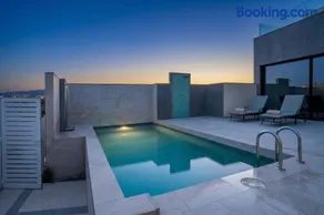 VillasRoyale Rex - no steps, easy access, heated pool & BBQ - Image 3