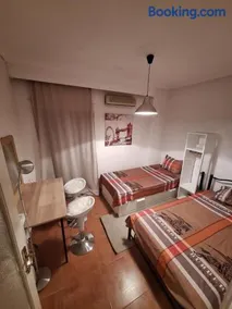 Queen Suites Family Friendly 60m2 - Image 1