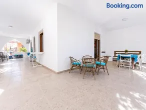 Family holiday house by the sea - Image 3