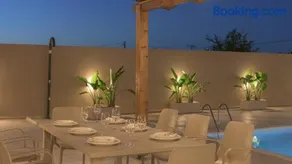 Maroon 7 Residence - Image 3