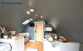 1 Bed in Rocester oc-o33055 - Image 3