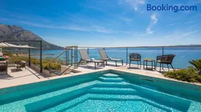 Luxury beachfront VILLA FLORES heated outdoor, indoor pool, whirlpool, sauna - Image 2