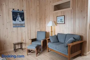 Cozy Coastal Hideaway with Harbor Views - Image 1