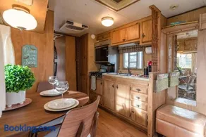Beach Get Away Fabulous Vintage Trailer - Image 1