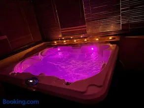 Love Space Sensory Spa & relax suite - Image 4