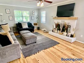 Cozy Home Away From Home - Pet-friendly, King bed - Image 1