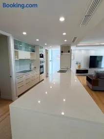 Pandanus Beach House - Direct Beach Access - Image 2