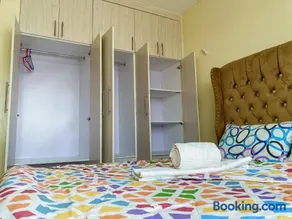 Executive 1 bedroom house - Image 3