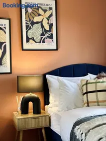 Stylish 3 Bedrooms-Free Parking-Sleeps 8 - Image 4