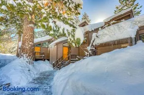 2-story condo with gas fireplace pools hot tubs gym & tennis - Image 2