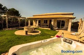 Villa Estia with Outdoor Hot Tub - Next to the Beach - Image 1