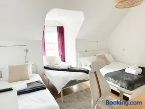 Wembley Stadium Family Maisonette - Image 3