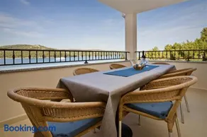 Apartment Obratov - Image 1