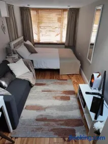 Amy's Suite - Image 2