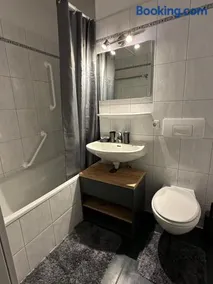 2 Zimmer Appartement mit Pool im Haus - Image 1