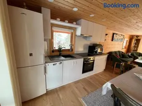 Cozy Mountain Cabin in Senja - Image 5