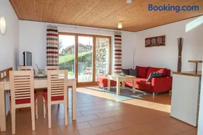 Merveilleux appartement de vacances adapté aux familles avec terrasse, sauna et jardin | Vue jardin - Image 5