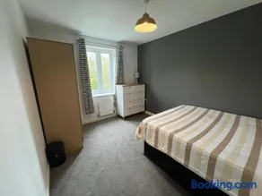 Tuffley 4 bedroom house - Image 3