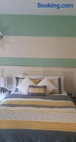 Riverside Bed and Breakfast - Image 4