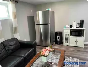 Entire Beautiful Guest Two Bedroom with own entrance along routes 3, 495 & 95 - Image 4