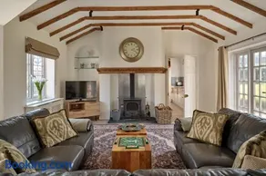 Courtyard Cottage at Pudleston Court - Image 2