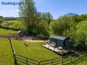 The Hut - Image 1