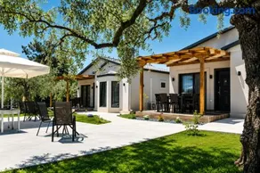 Aivazidis Residence I - Image 2