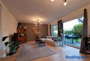 Ein komfortables Haus mit großem Wohnzimmer - Image 2
