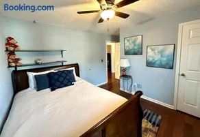 Cozy 4bd Near Dwntwn, ATL Airport and 6Flags - Image 3