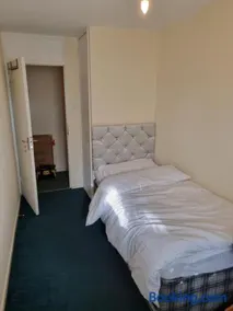 6 Greville Court - Image 2
