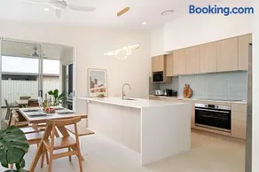 Sage Palmview - Home Away From Home - Image 1