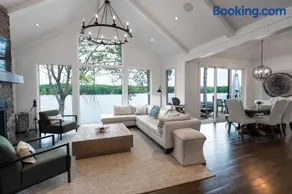 Butterfly Lake House | Cozy & Peaceful Stay - Image 1