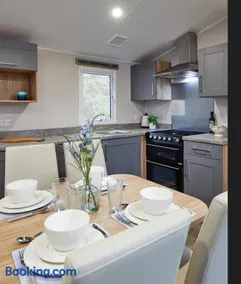 Beauview Brand New For 2023 Wi-Fi and Smart TV - Image 3