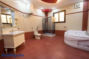 Luxury hotel apartments - Image 1
