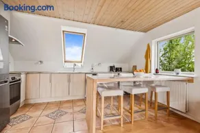Entire Apartment with 2 Bedrooms and Private Patio - Image 2